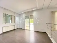 Villa avec piscine et jardin à louer au Lac 2 - 12