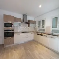 Triplex s+5 avec ascenseur à Gammarth - 5