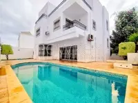 Une Superbe Villa avec piscine à louer Aux jardins de Carthage - 1