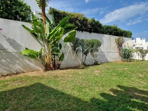 Coquet duplex s2 avec jardin à Gammarth