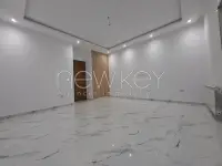 Une Villa S+5 avec piscine à vendre à La Soukra - 7