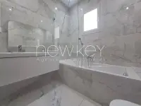 Une Villa S+5 avec piscine à vendre à La Soukra - 11