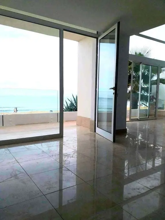 Duplex s+3 pied dans l'eau