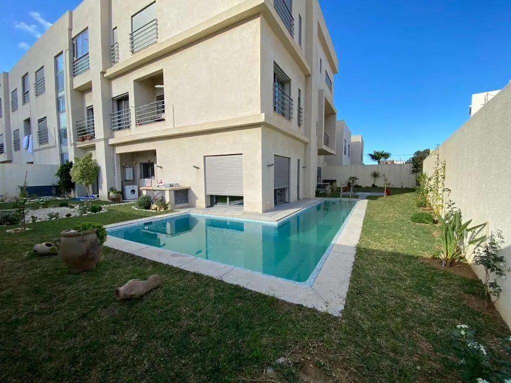 Duplex avec piscine à Gammarth