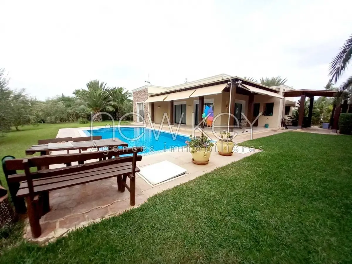 Magnifique villa S+4 à Gammarth