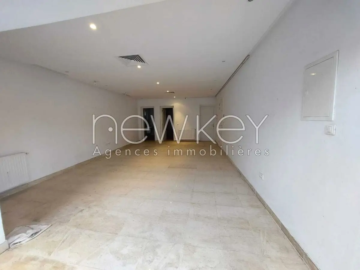 local commercial 80m2 La Marsa