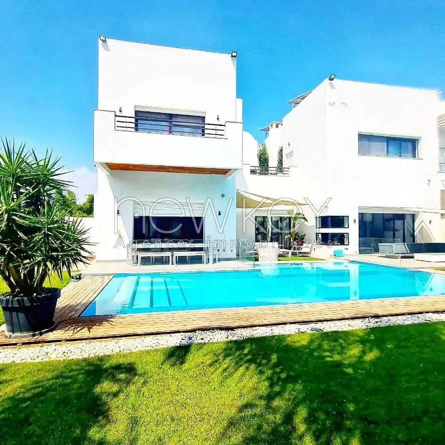 Somptueuse Villa de Maître à vendre à La Soukra