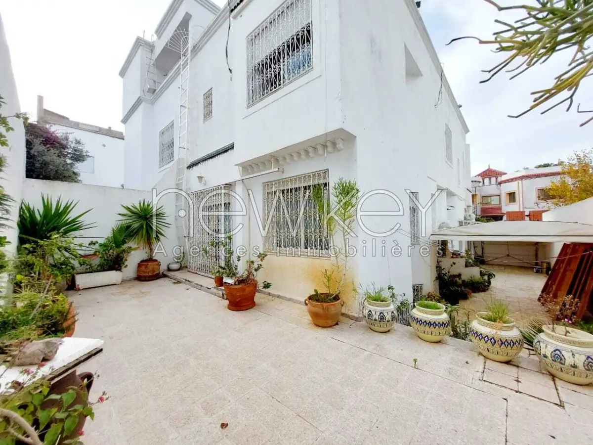 Location Villa s+4 à Sidi daoued