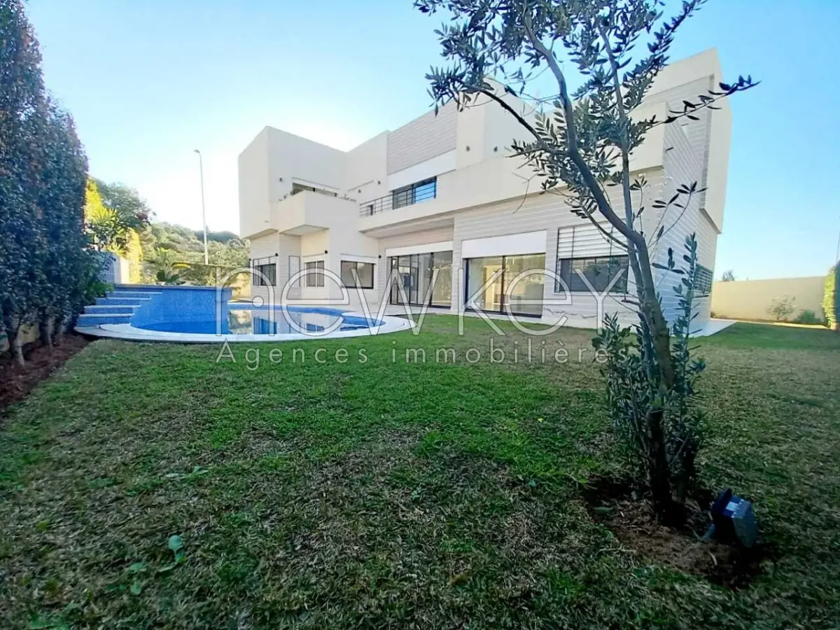 Magnifique villa S+4 à Gammarth