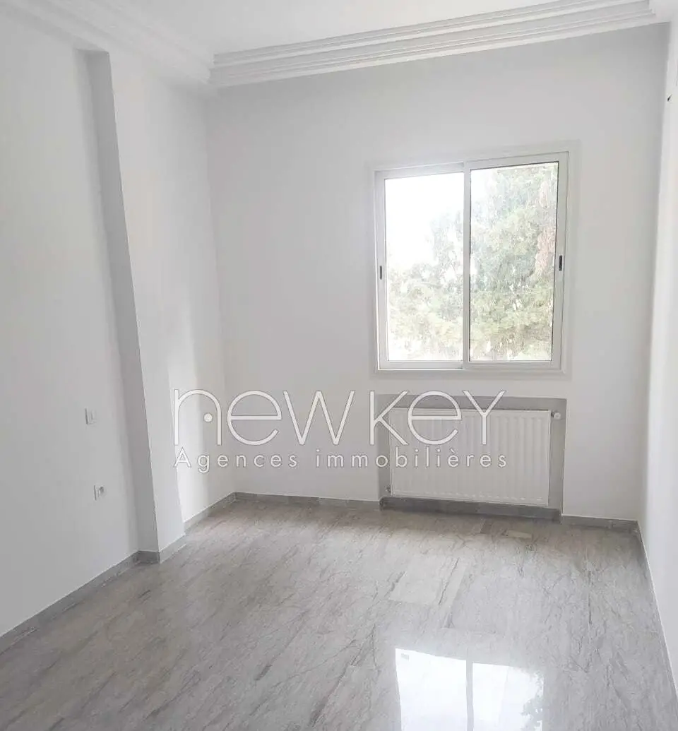 Bureau A2 à louer à La Soukra