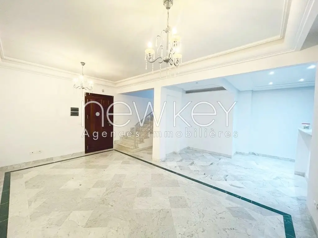Coquet Duplex S2 à vendre à La Soukra