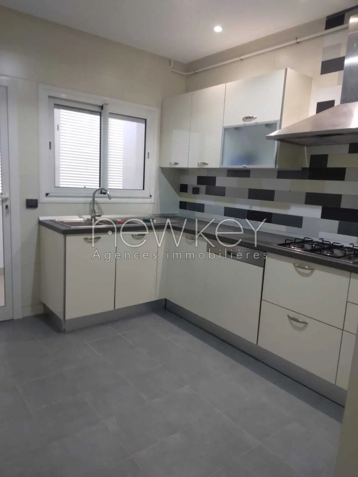 Appartement s+3 à la Marsa