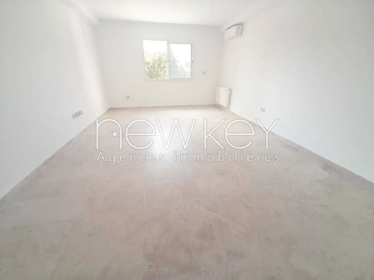 Bel Appartement S2 à louer à La Soukra