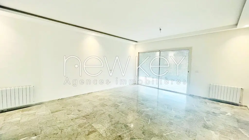 Appartement S3 Haut Standing à vendre à La Soukra