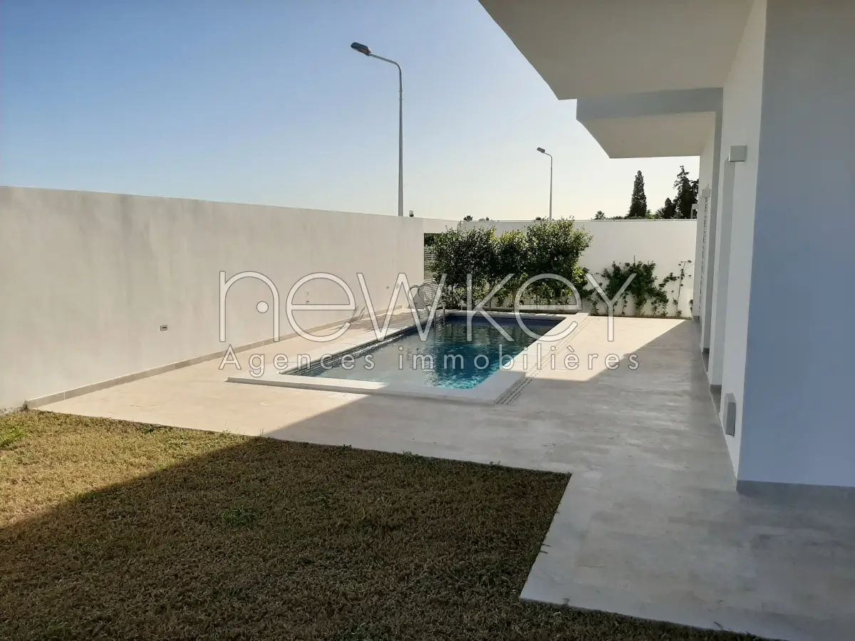 Somptueuse Villa Neuve avec piscine à La Soukra