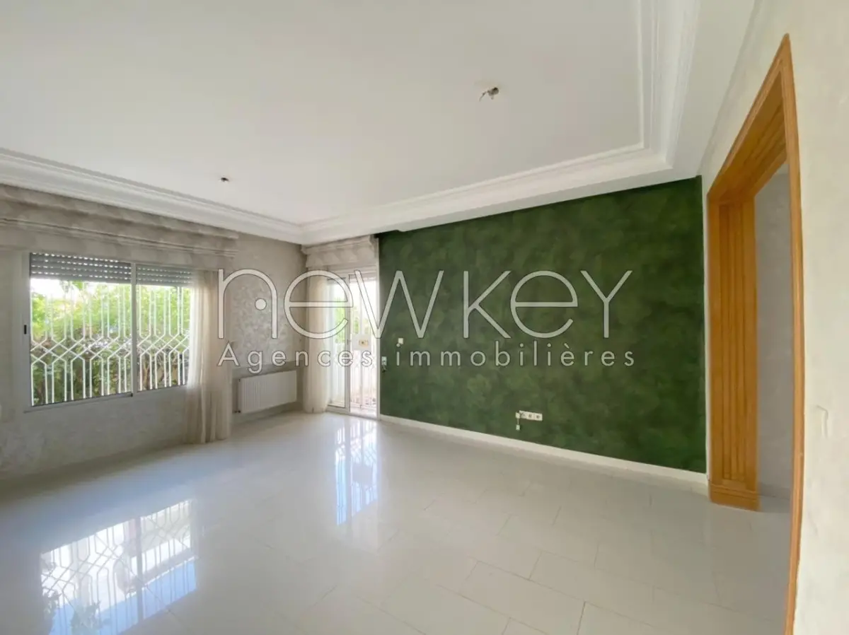Appartement S+3 avec jardin à louer à La Soukra