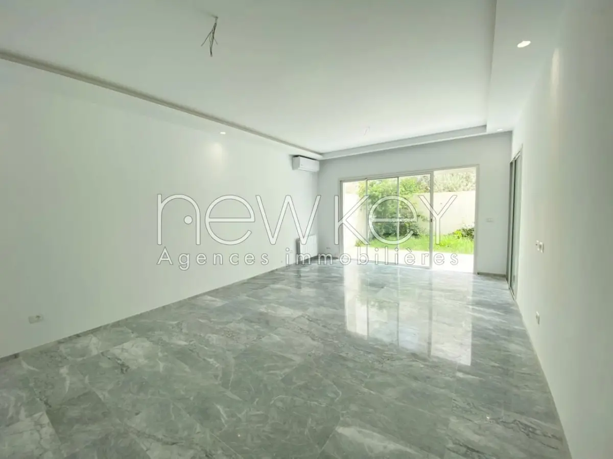 Appartement S+3 avec jardin à La Soukra