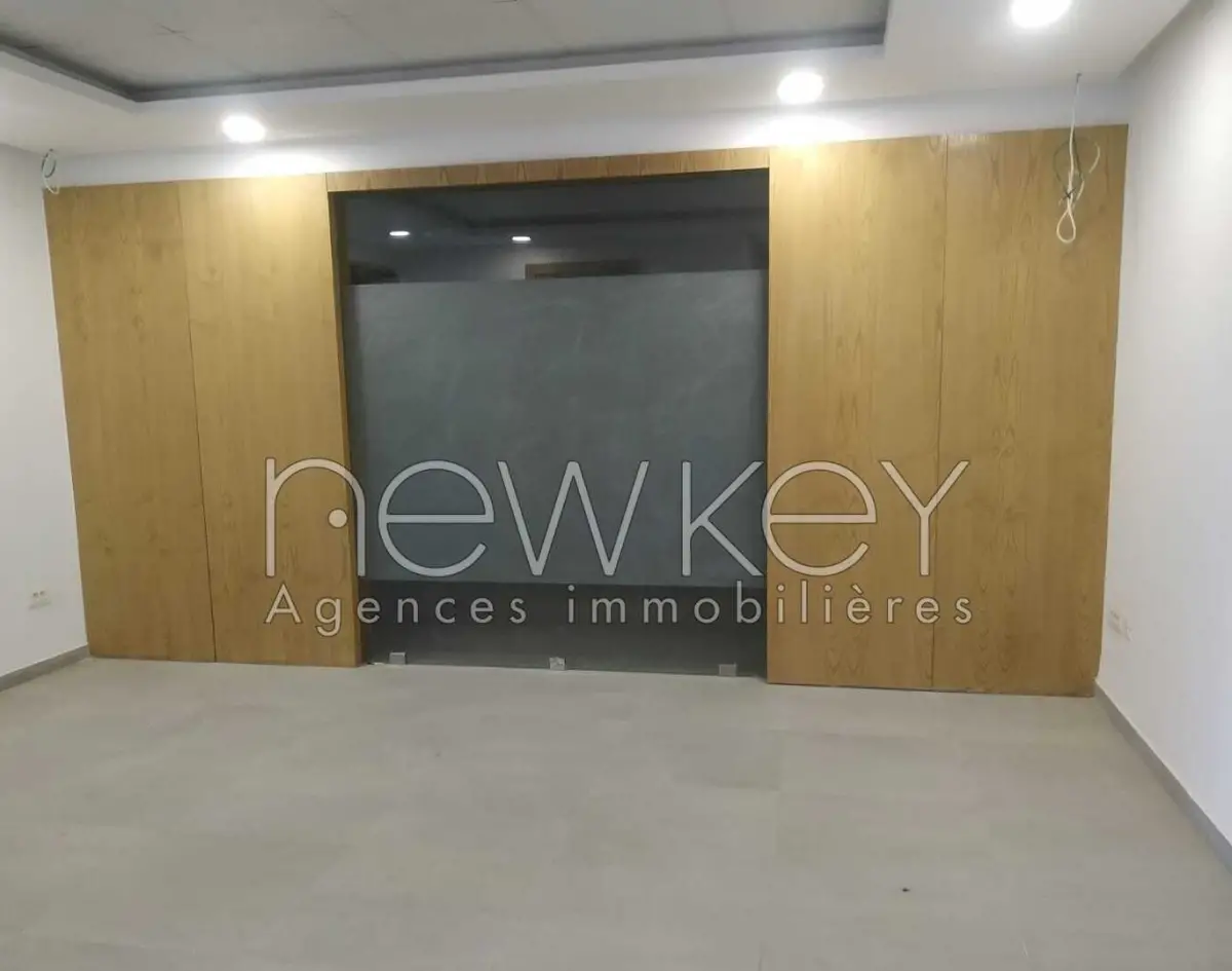 Bureau A2 à louer à La Soukra