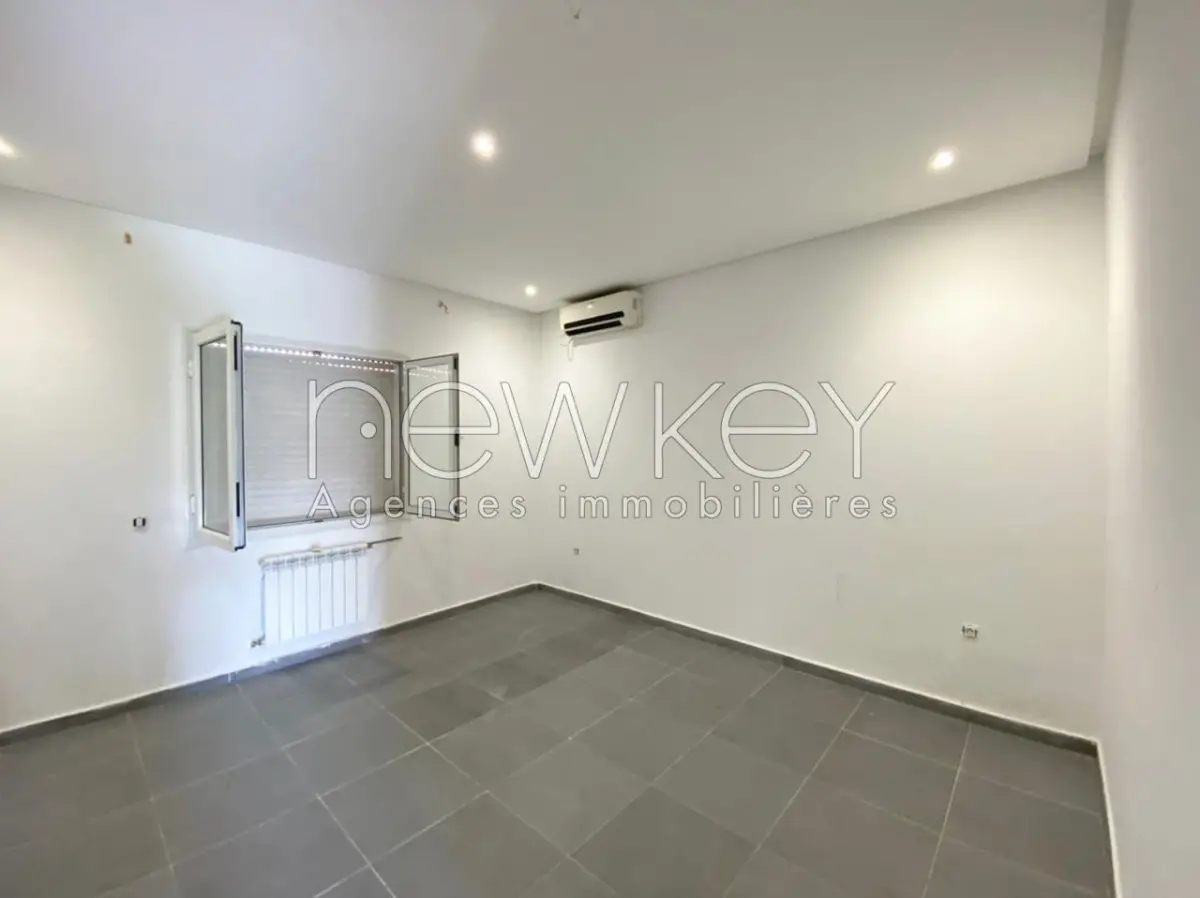 Appartement S+2 avec Jardin à La Soukra