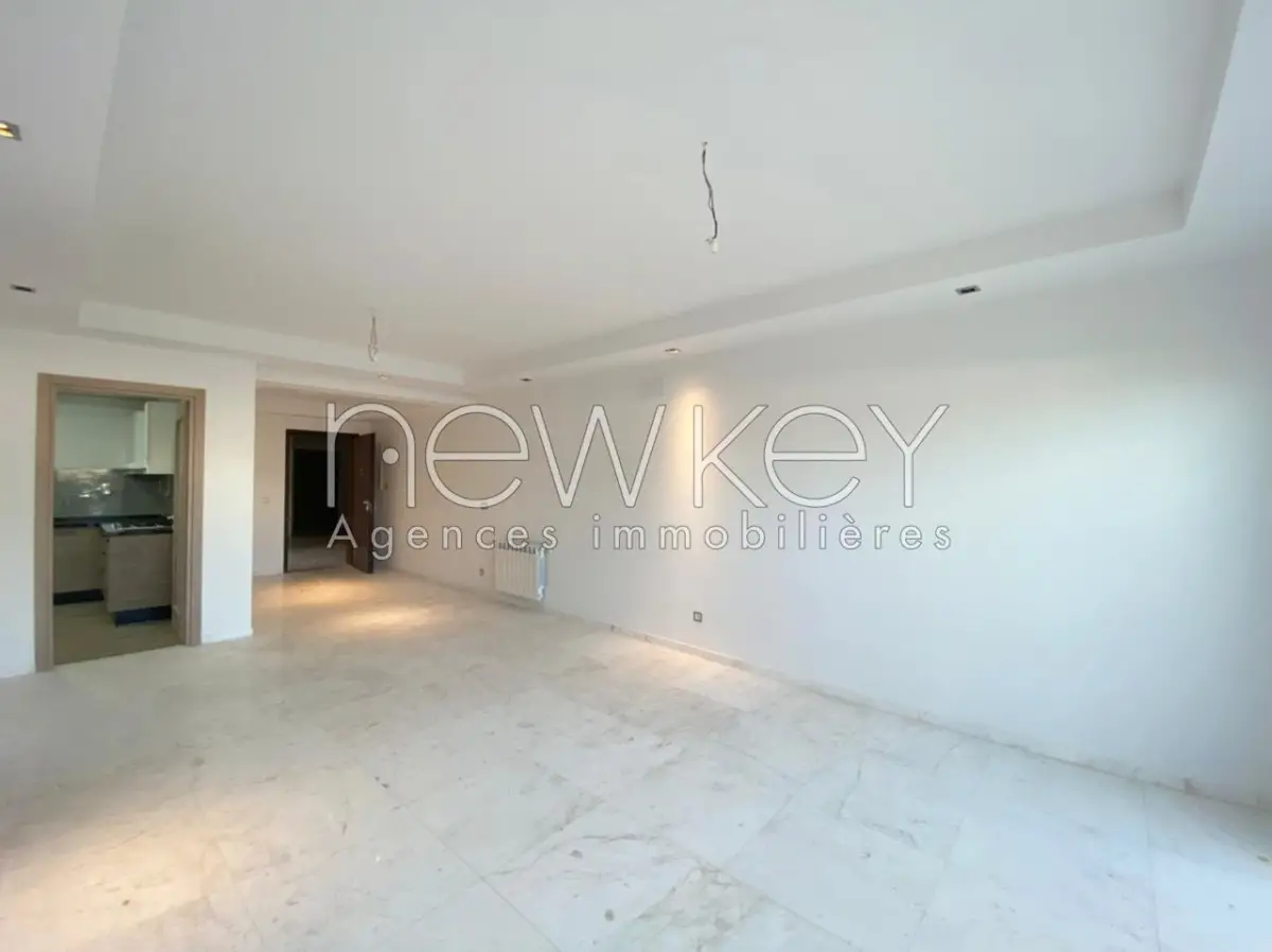 Un Appartement Neuf S+3 avec jardin à vendre à La Soukra