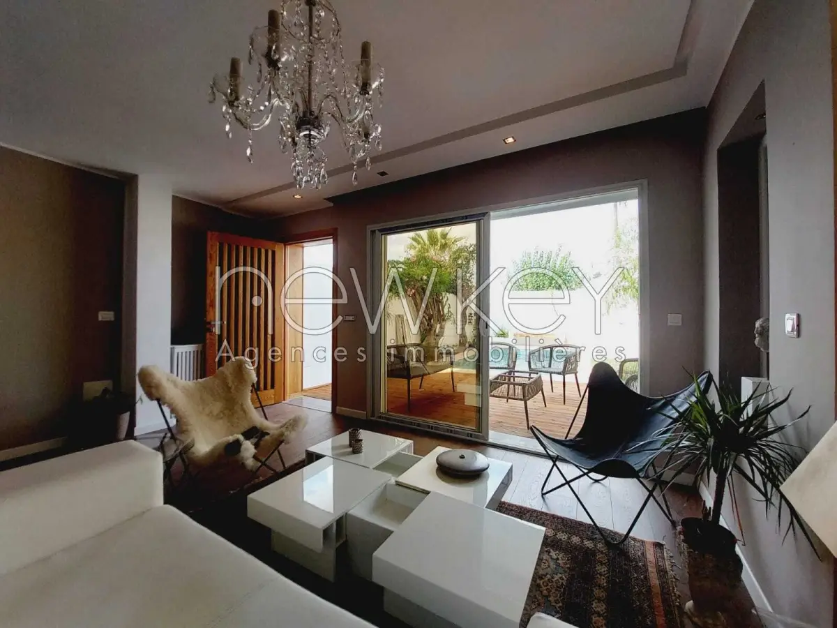 Joli duplex meublé s+2 avec piscine à Gammarth