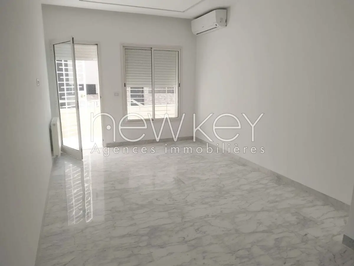 Un Appartement S+3 Neuf à louer à Ain Zaghouan Nord