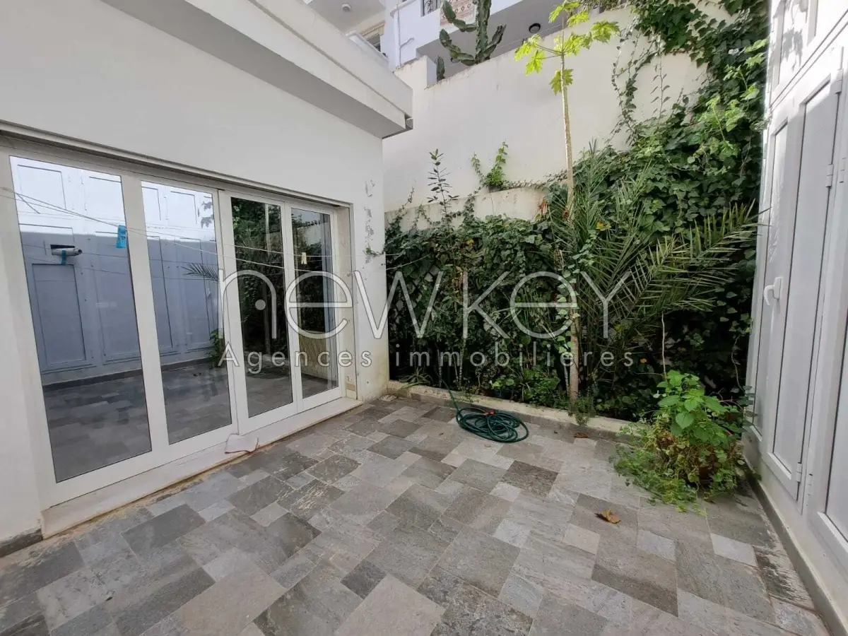 Duplex s+3 meublé à la Marsa