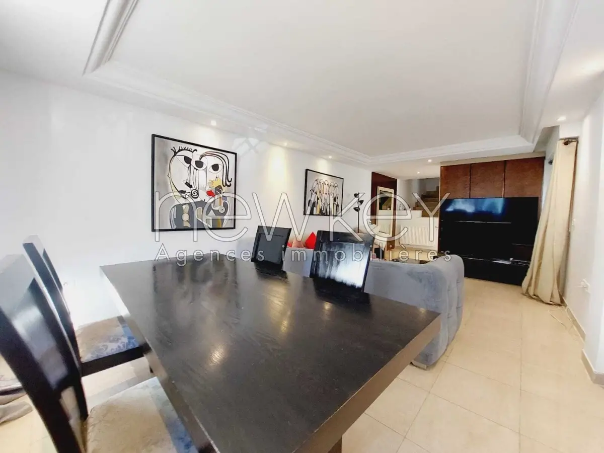 Duplex s+3 Meublé à la Marsa