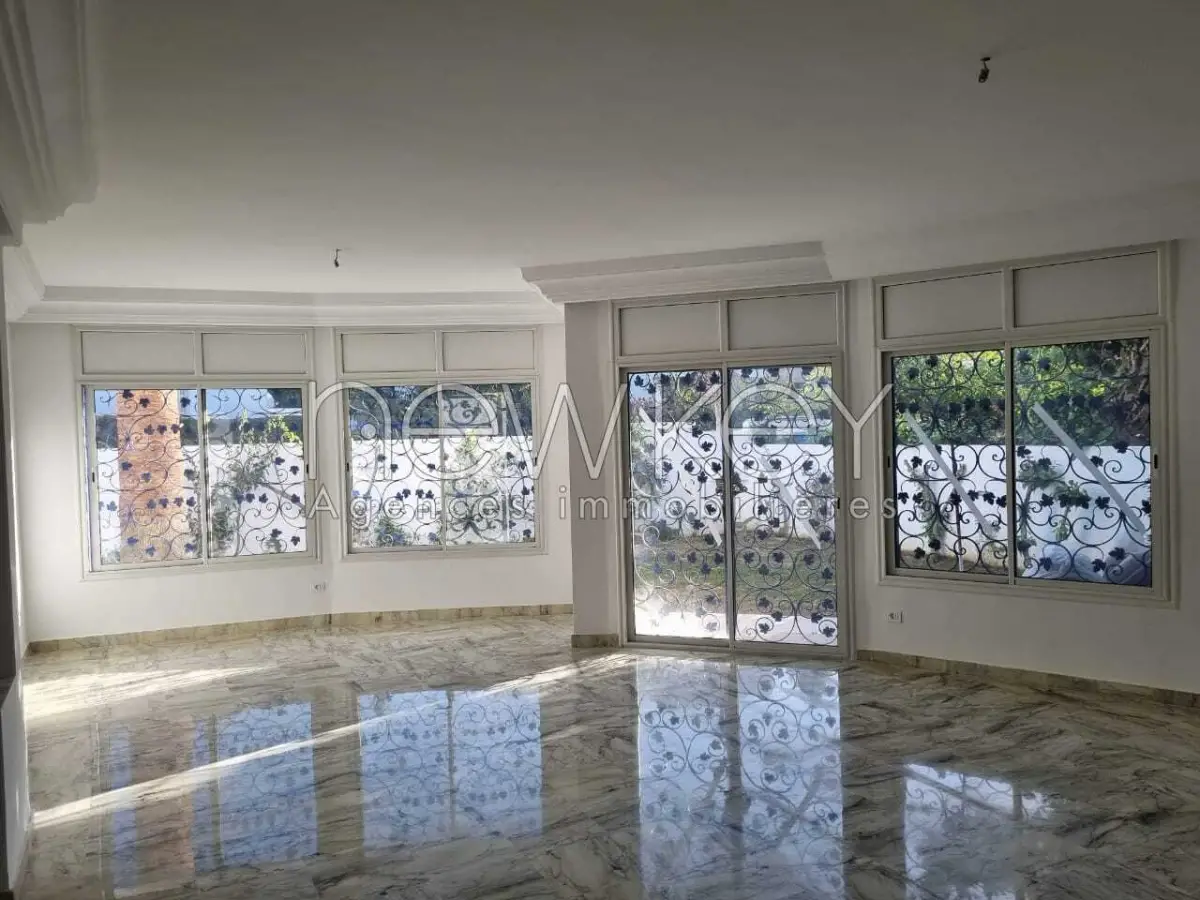 Coquette villa S+4 à louer à la Marsa