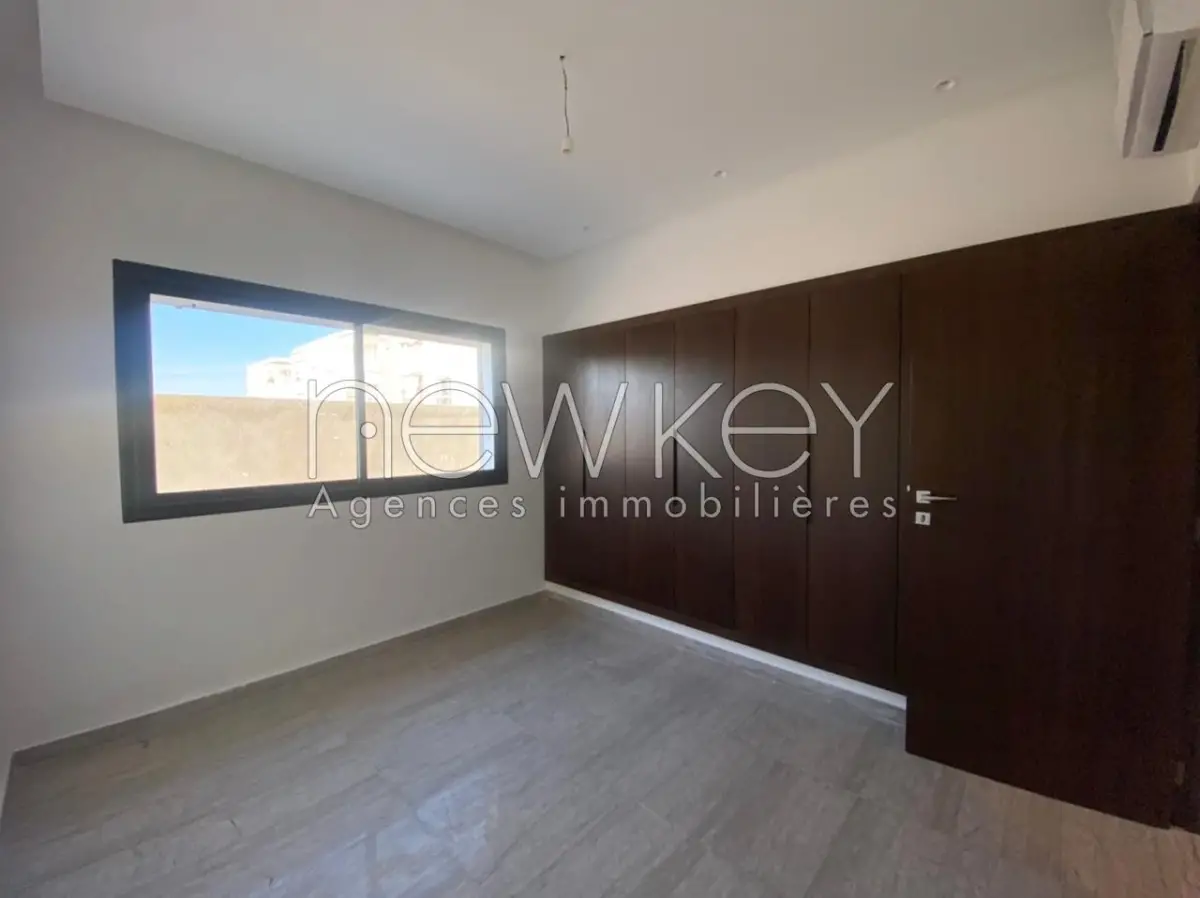 Un Appartement Neuf S+2 à vendre à Chotrana 1