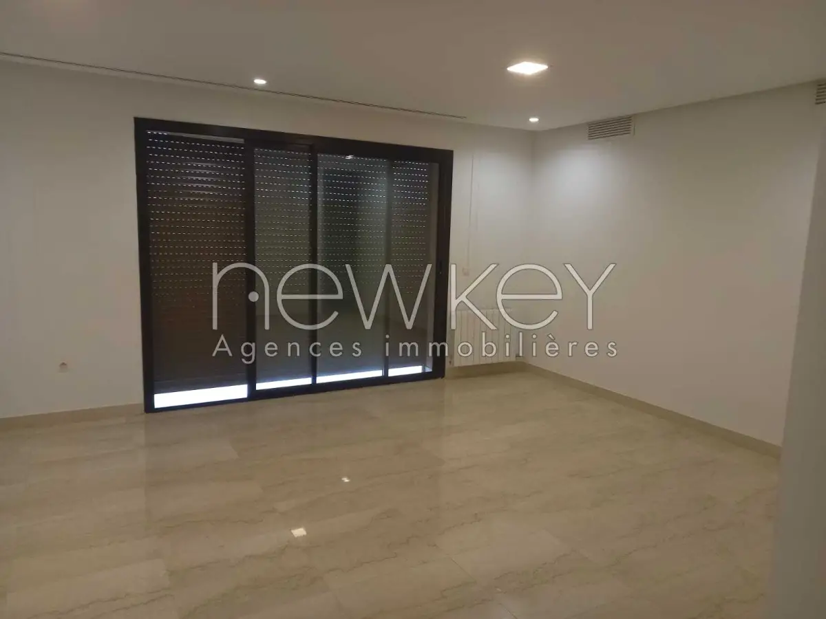 Appartement S+3 à la Marsa