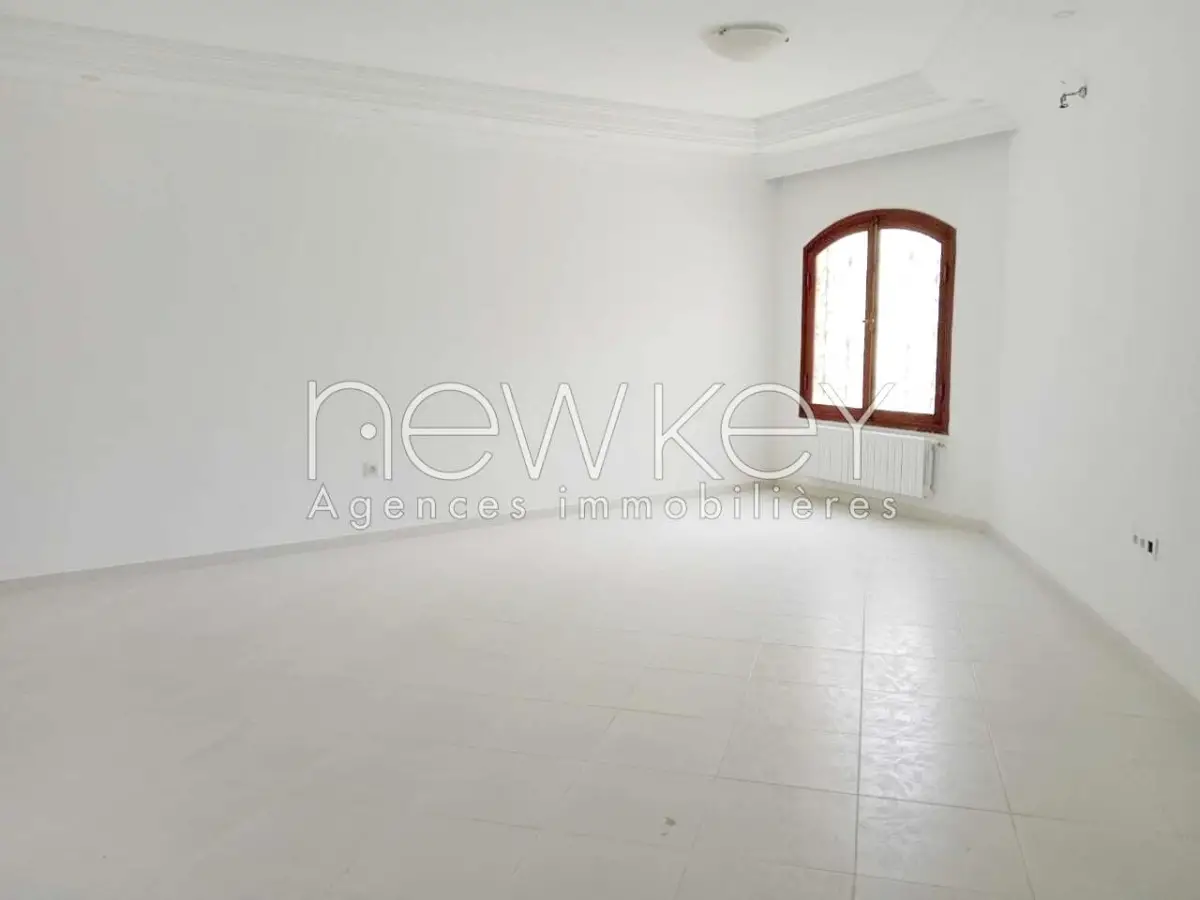 Un Duplex S+2 à louer à La Soukra