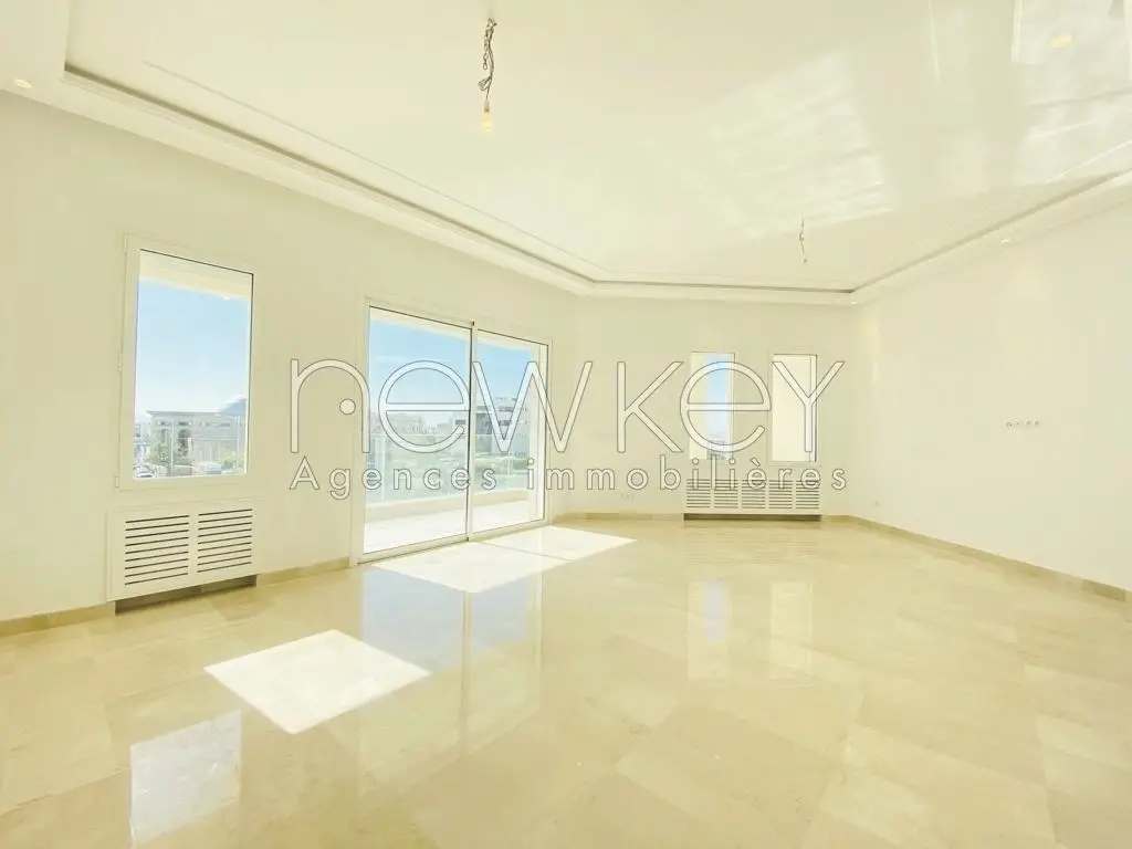 Appartement S3 de luxe à vendre aux berges du lac 2