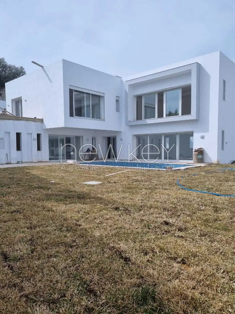 Belle villa s+6 à Gammarth