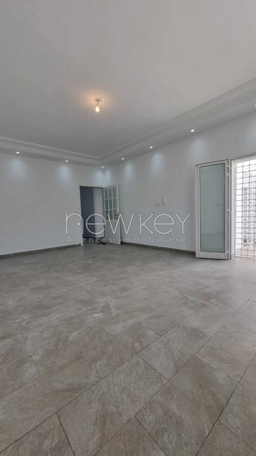 Etage s+2 au coeur de la Marsa