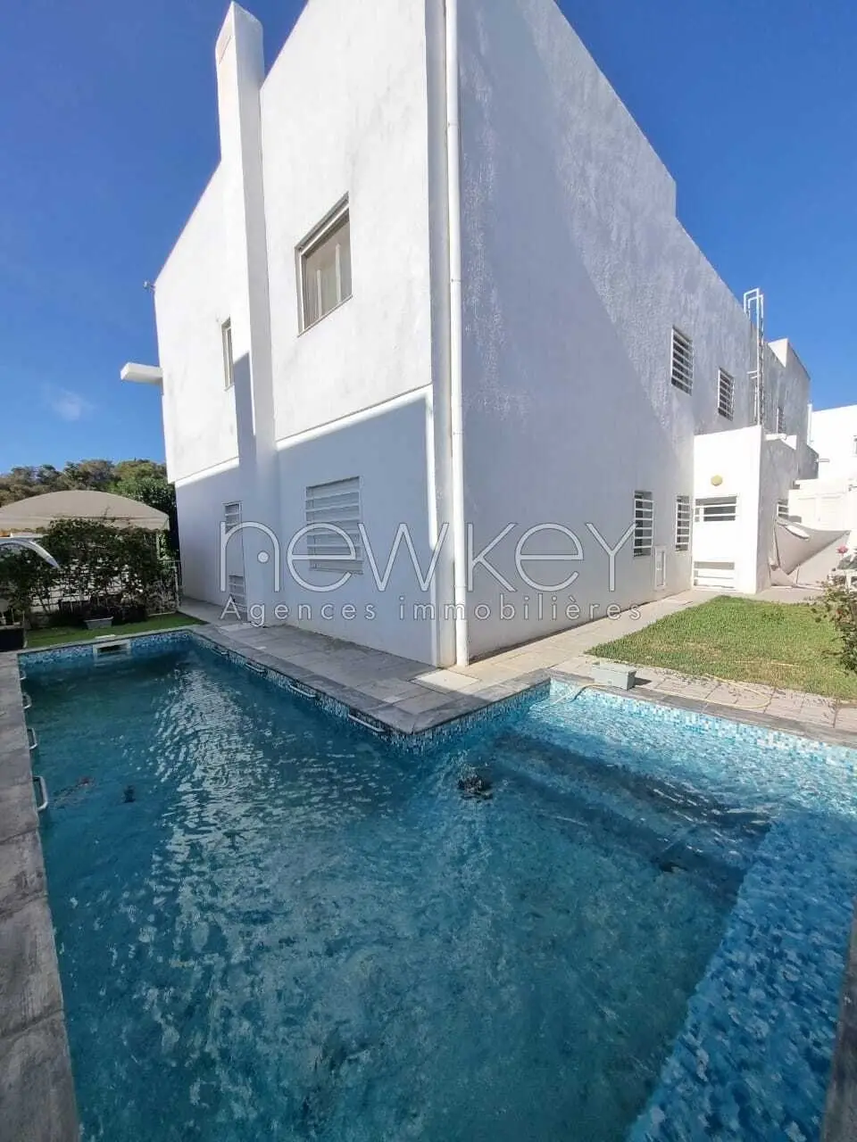 Duplex s+5 avec piscine