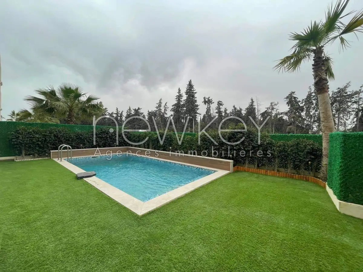 Un Luxueux Appartement S+2 avec piscine à louer à La Soukra