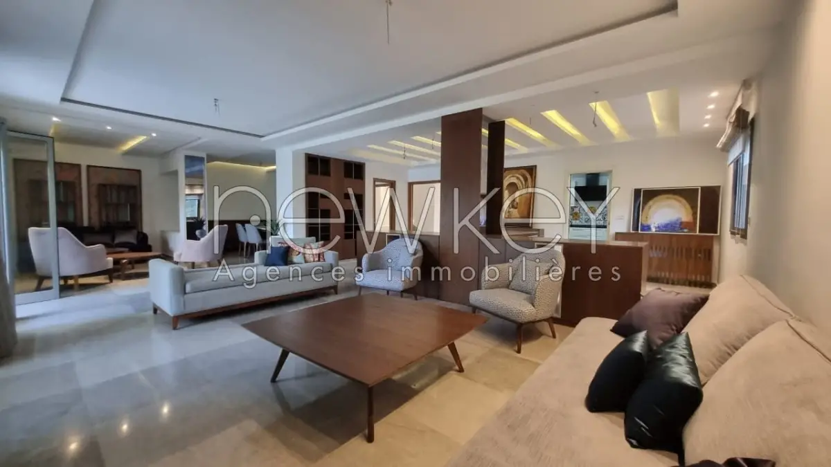 Magnifique villa s+4 meublée à Gammarth