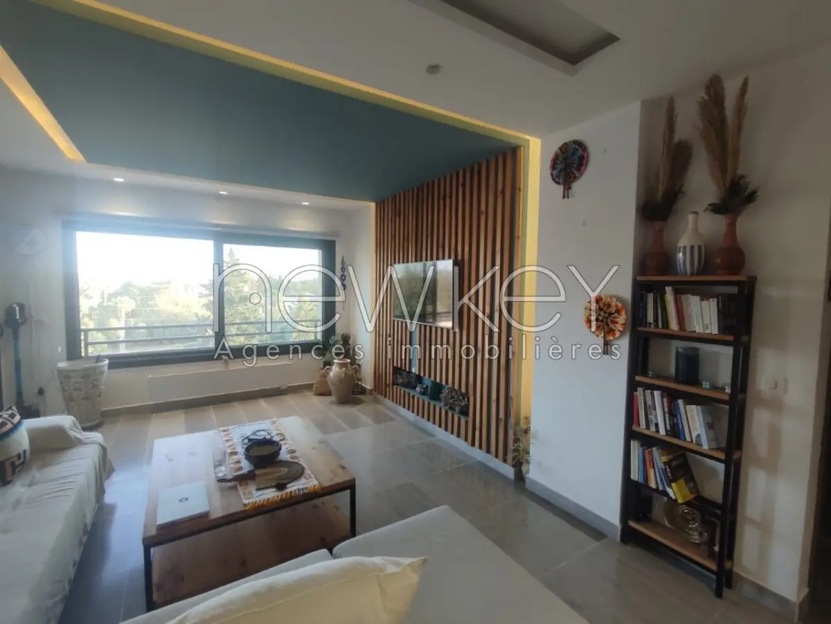 Un Appartement Luxueux S+2 à louer à La Soukra