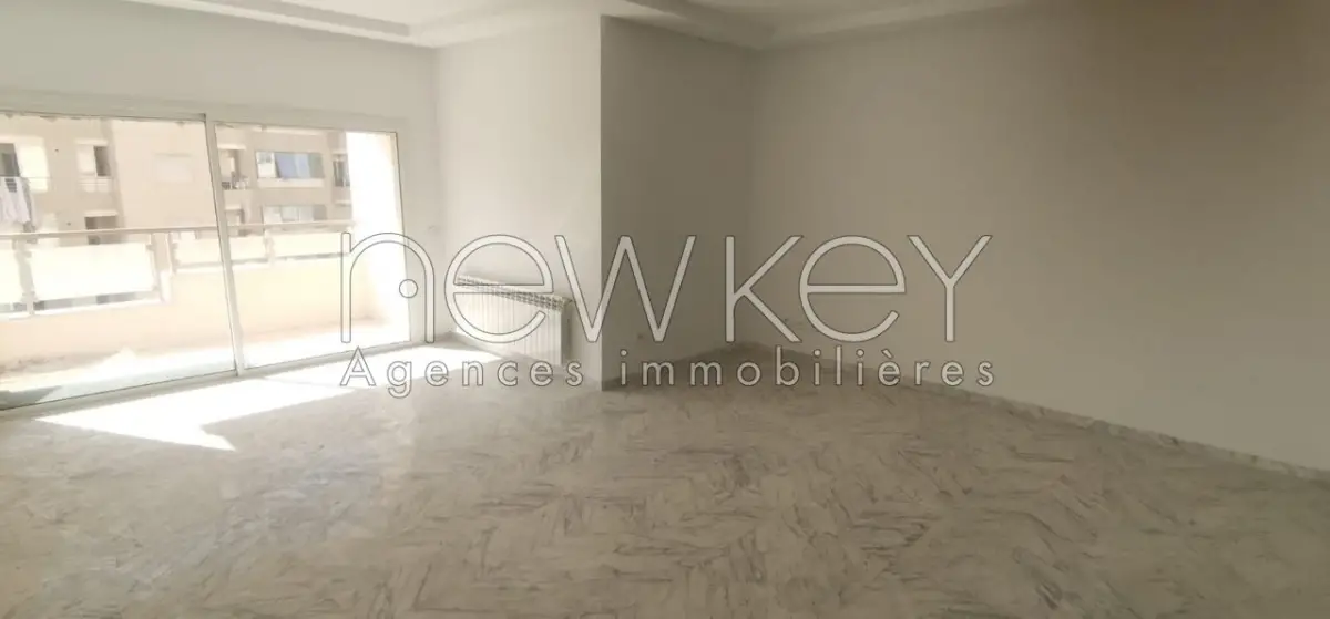 Un Appartement S+3 à Ain Zaghouan Nord