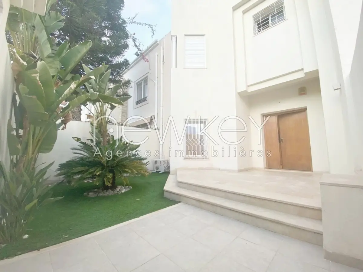 Villa S4 à louer aux Berges du Lac 1
