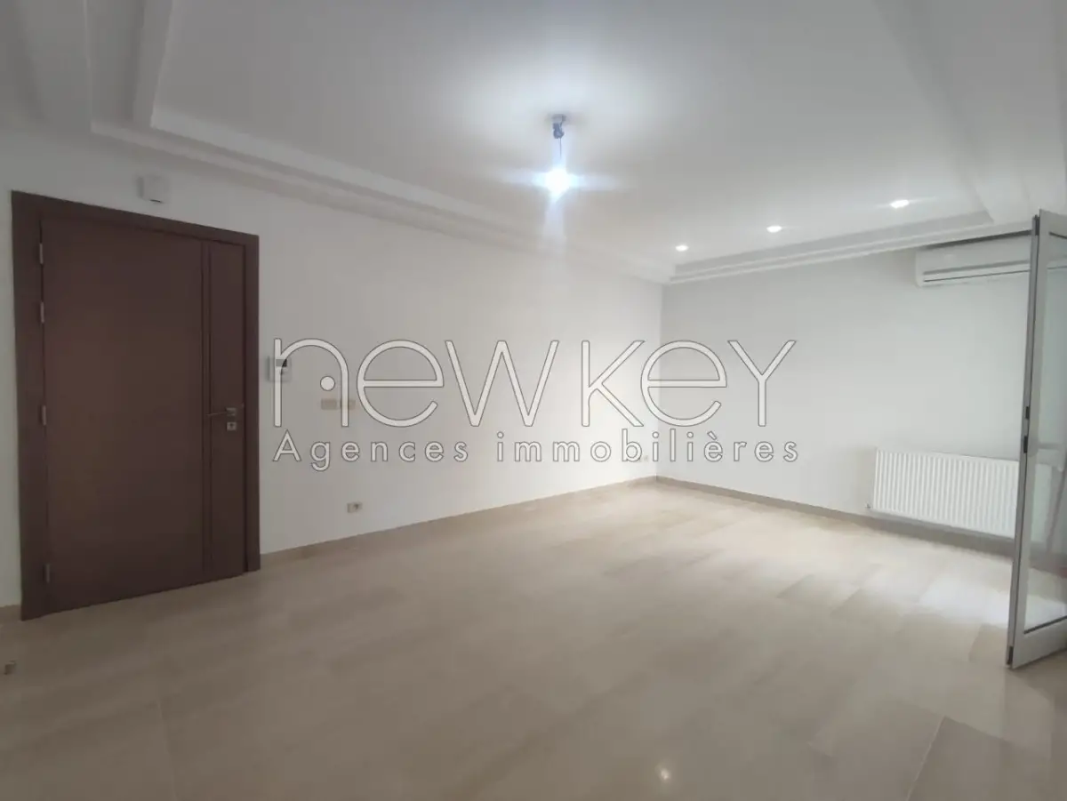 Un Appartement S+1 avec jardin à La Soukra