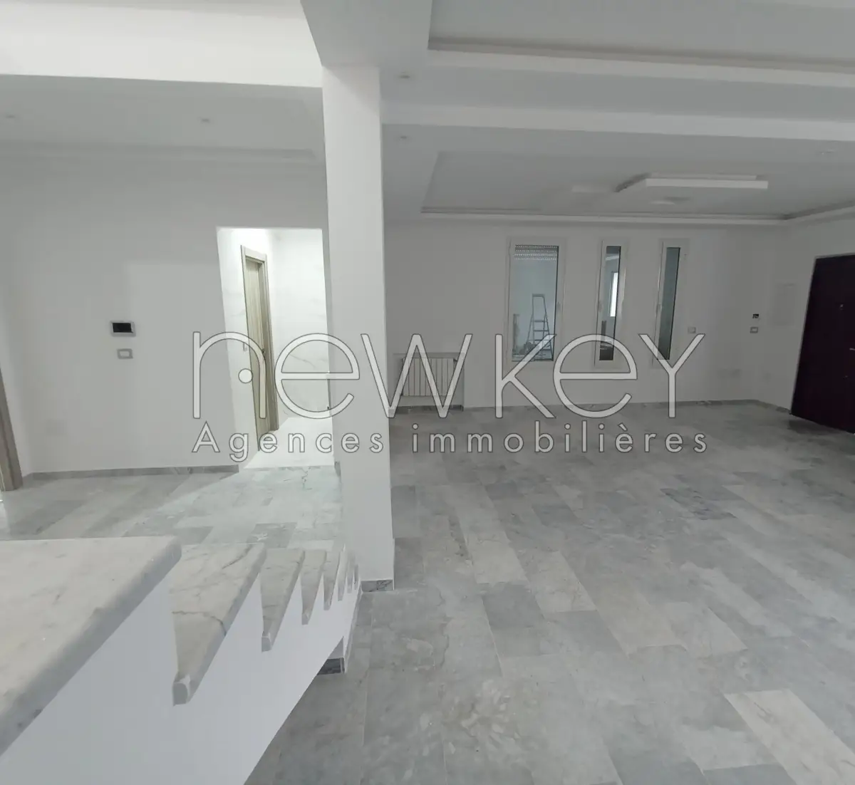 Un Duplex S+3 avec jardin près du parc à La Soukra