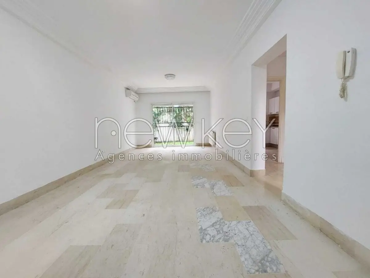 A vendre Triplex S+4 avec jardin