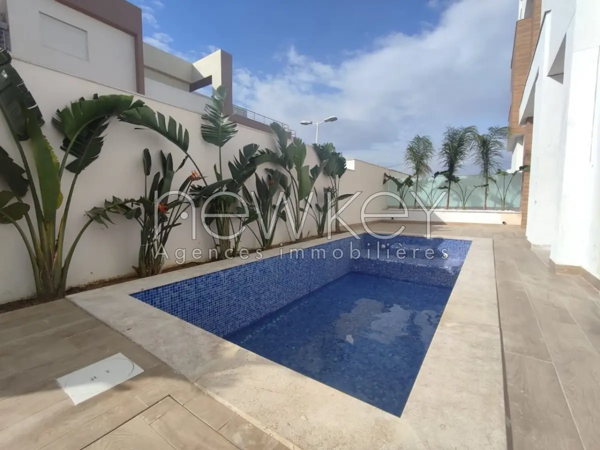 Un Superbe Duplex S+4 direct promoteur à La Soukra