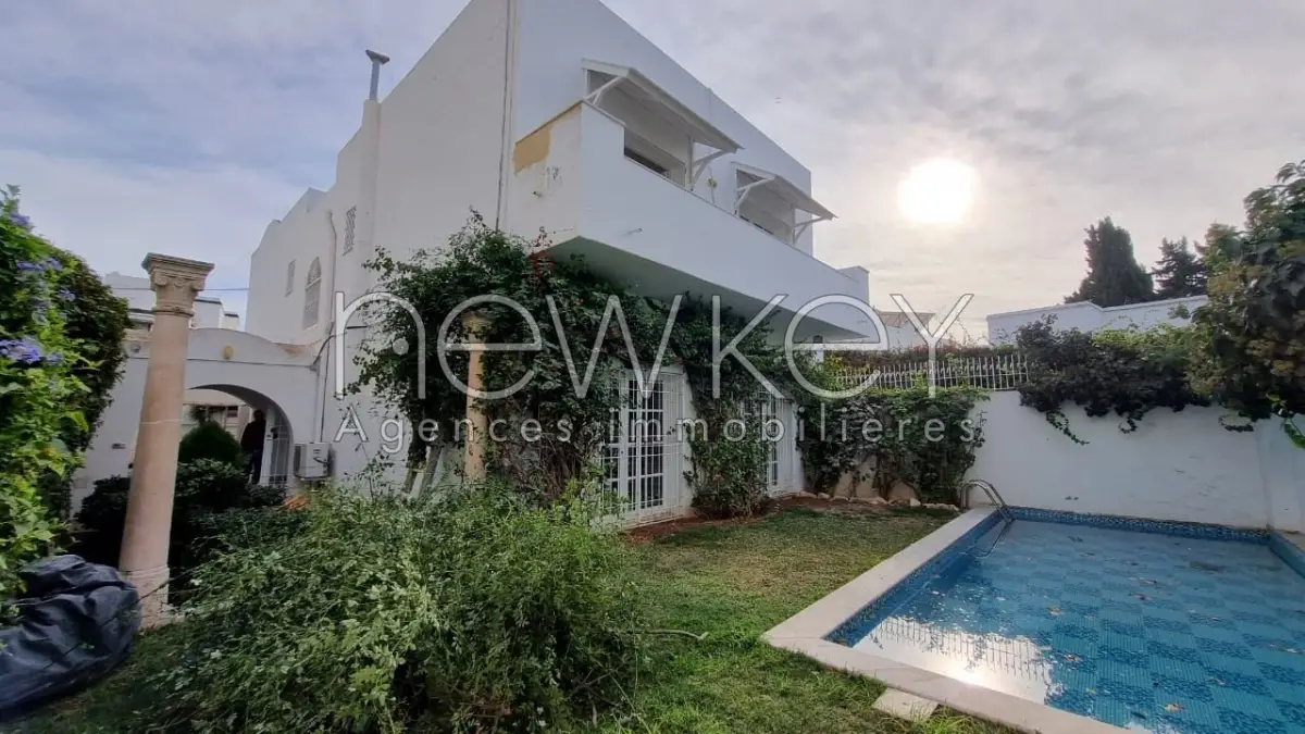 villa s+3 avec piscine à Sidi Bousaid