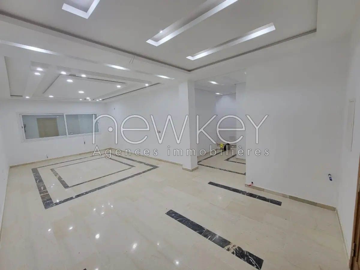 Un Appartement S+2 à louer à La Soukra