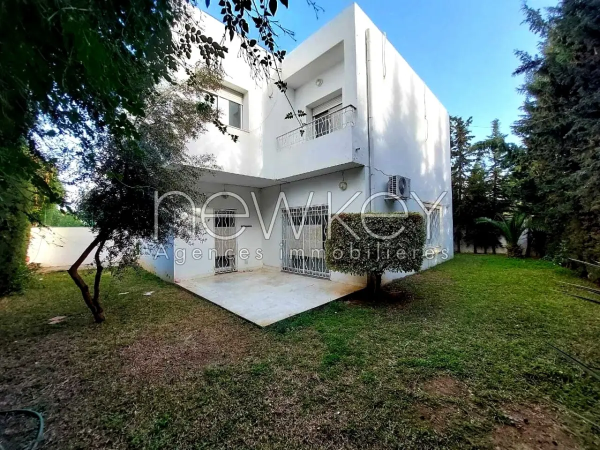 Villa jumelée S+4 avec jardin