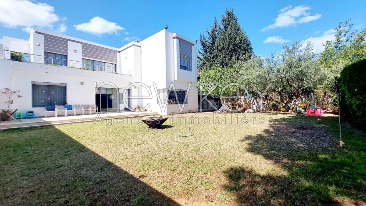 Un Rez-de-chaussée de villa avec jardin à la Marsa