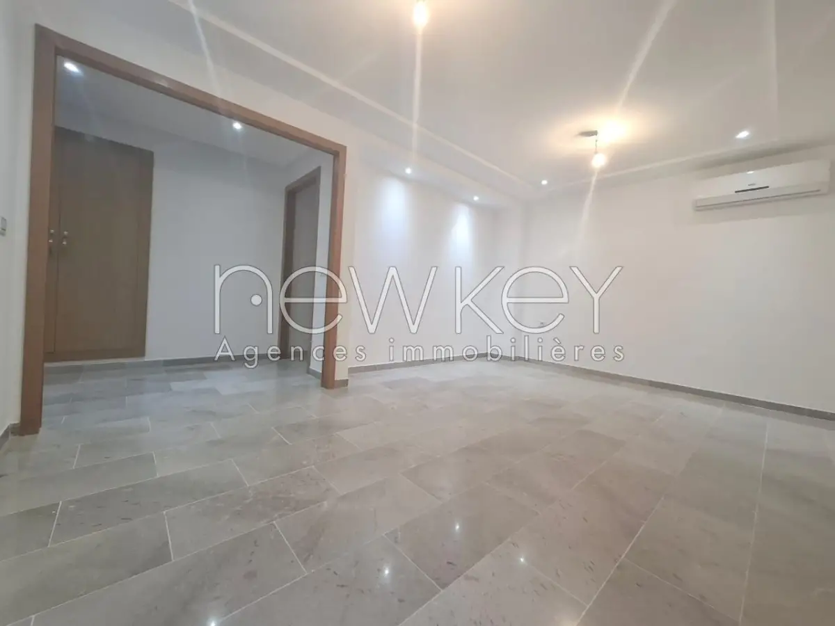 Un Superbe Appartement S+2 à La Soukra